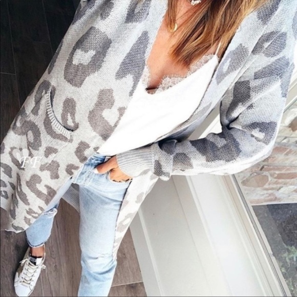 Sweaters - Leopard print long cardigan sweater pockets gray